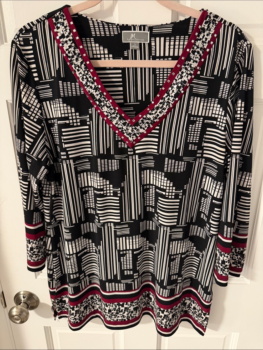 JM Collection Geometric Embellished V-Neck Tunic Top 3/4 sleeves Size Large